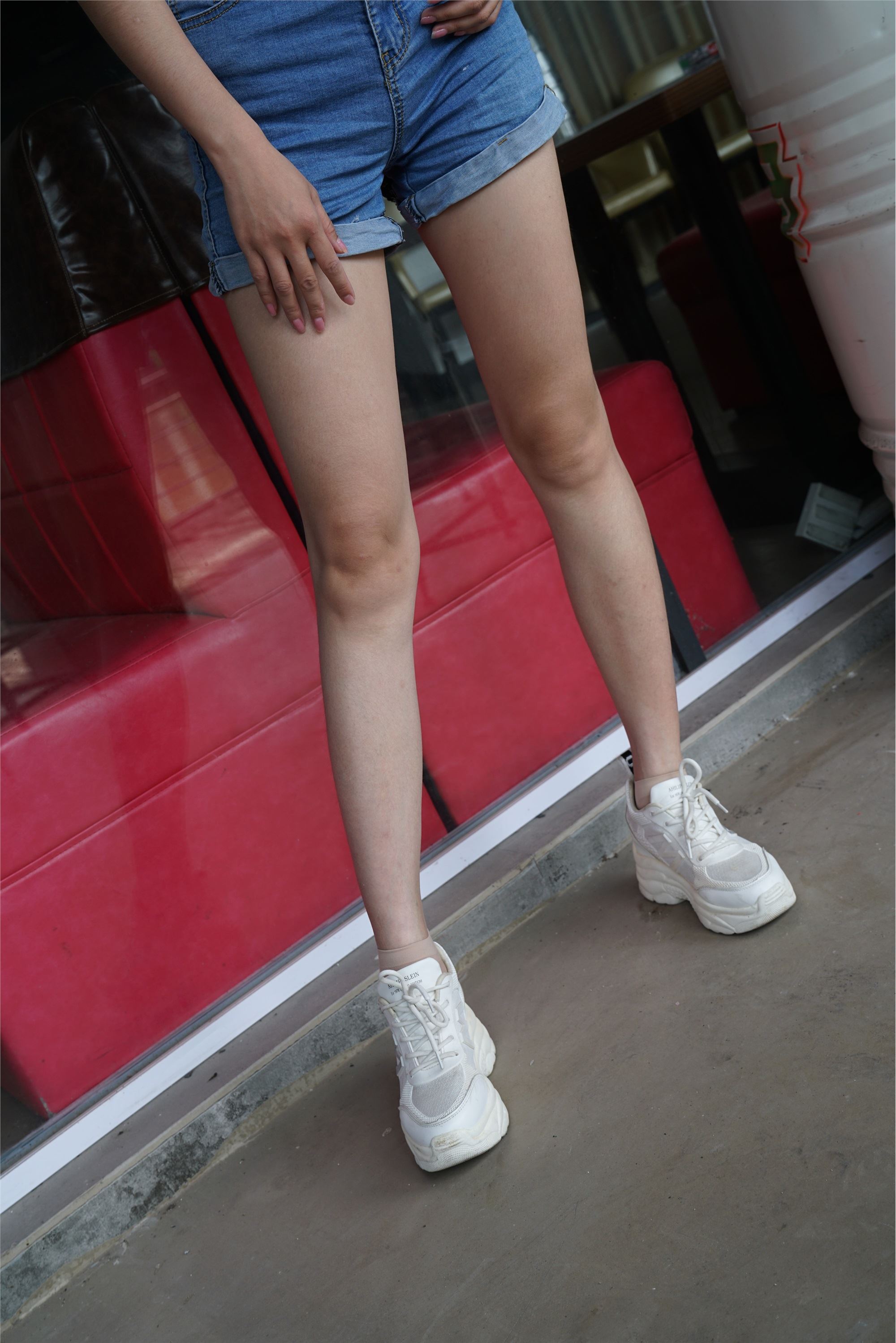 MussGirl 慕丝女郎 No.032 绿地售楼小姐的美足你们见过吗？潘潘